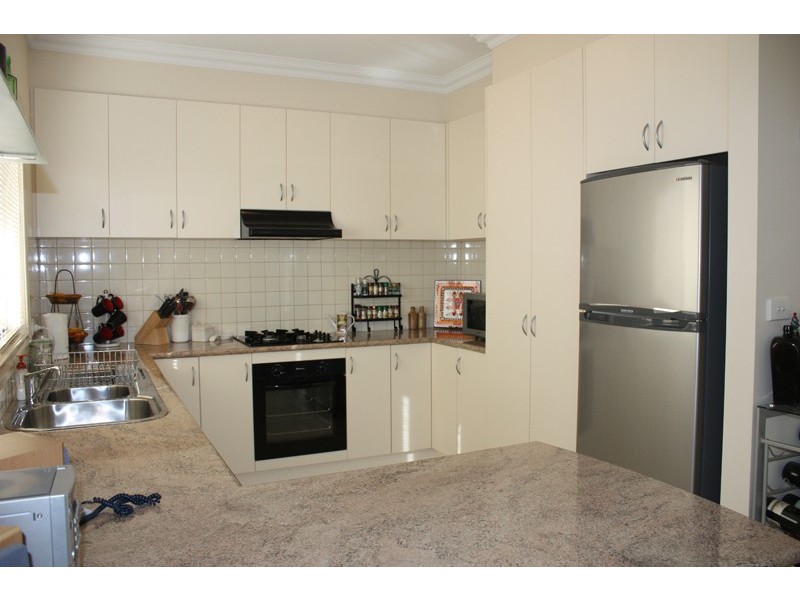 2/57-59 Barkly Street, Sunbury VIC 3429