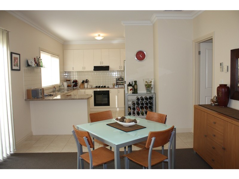 2/57-59 Barkly Street, Sunbury VIC 3429