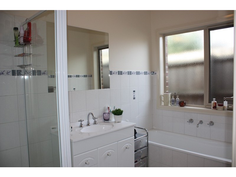 2/57-59 Barkly Street, Sunbury VIC 3429