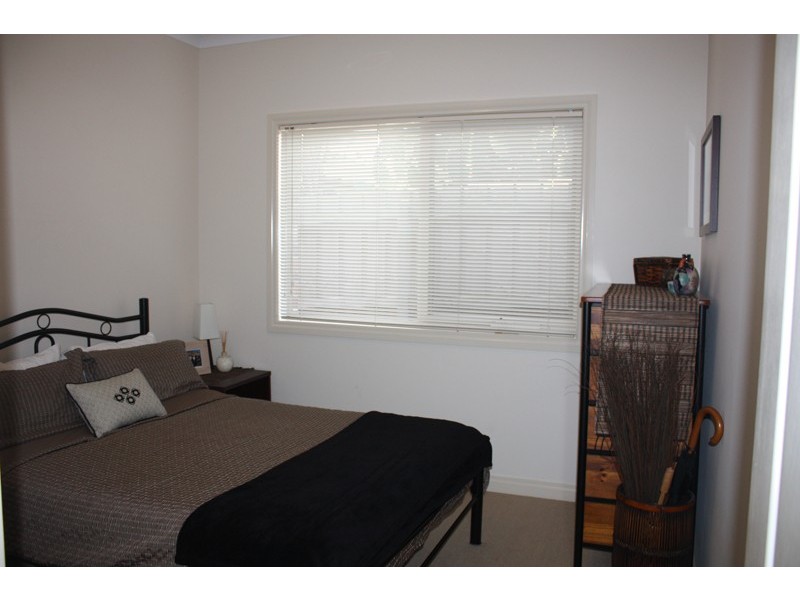 2/57-59 Barkly Street, Sunbury VIC 3429