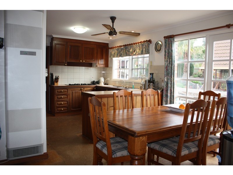 2 Fraser Court, Sunbury VIC 3429