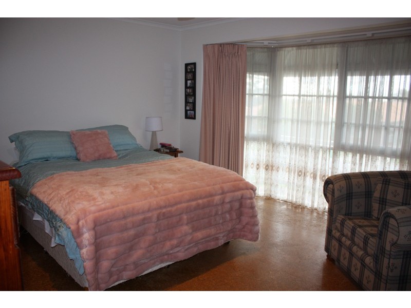 2 Fraser Court, Sunbury VIC 3429