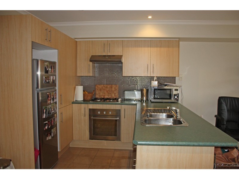 15/169-173 Oshanassy Street, Sunbury VIC 3429