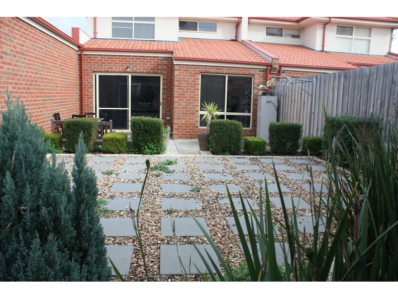 15/169-173 Oshanassy Street, Sunbury VIC 3429