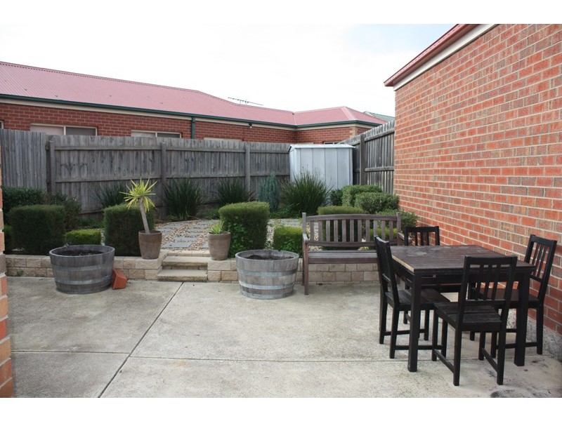 15/169-173 Oshanassy Street, Sunbury VIC 3429