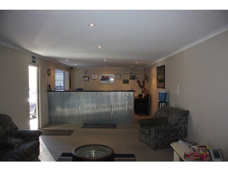 5 & 7/75 Vineyard Road, Sunbury VIC 3429