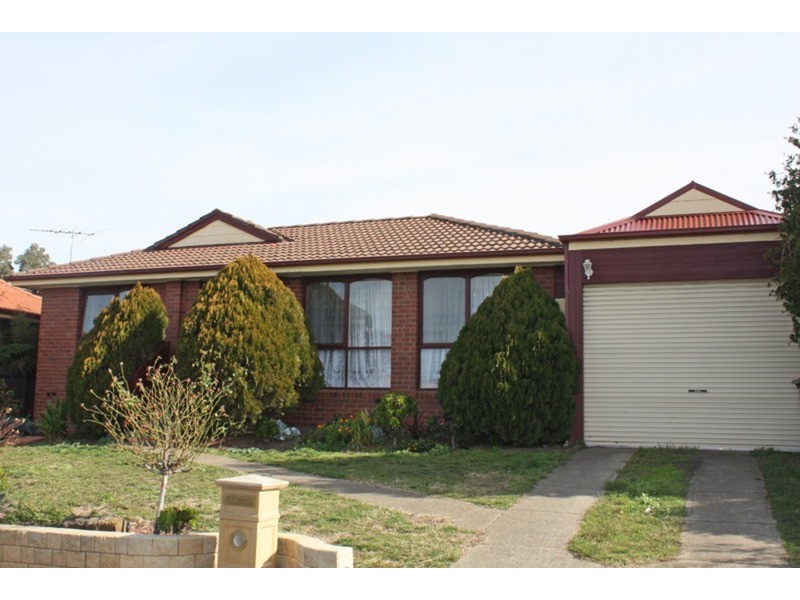 6 Harcourt Close, Sunbury VIC 3429