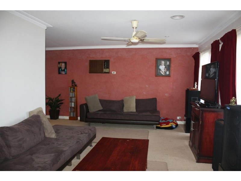 6 Harcourt Close, Sunbury VIC 3429