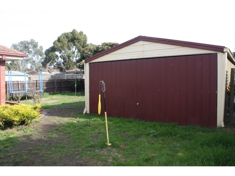 6 Harcourt Close, Sunbury VIC 3429