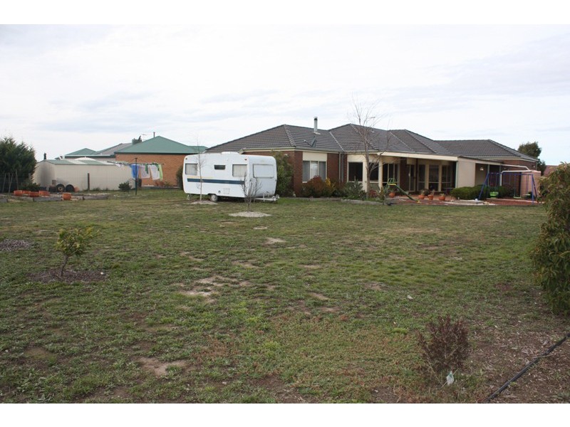 42 Rolling Meadows Drive, Sunbury VIC 3429