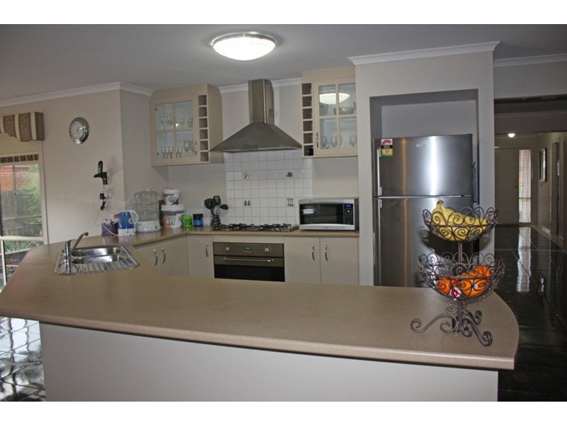 52 Belleview Drive, Sunbury VIC 3429