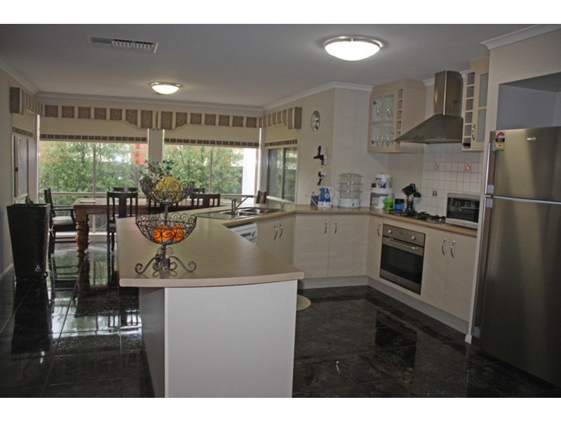 52 Belleview Drive, Sunbury VIC 3429