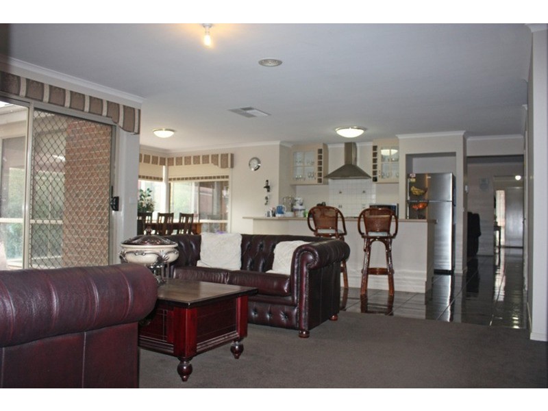 52 Belleview Drive, Sunbury VIC 3429