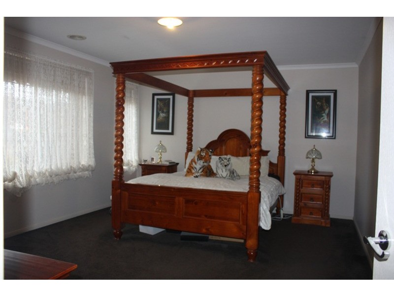 52 Belleview Drive, Sunbury VIC 3429