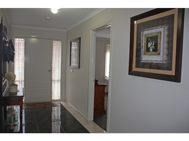 52 Belleview Drive, Sunbury VIC 3429