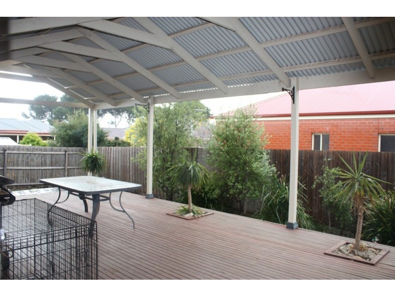 52 Belleview Drive, Sunbury VIC 3429