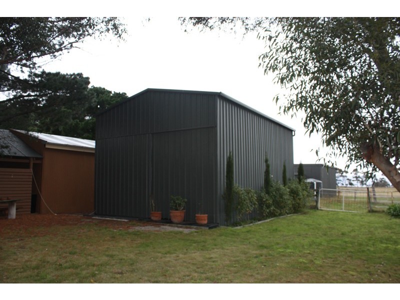 81 Fielding Drive, Gisborne South VIC 3437