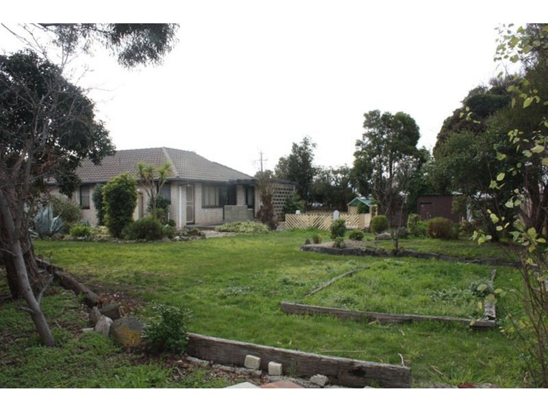 1 Melba Avenue, Sunbury VIC 3429