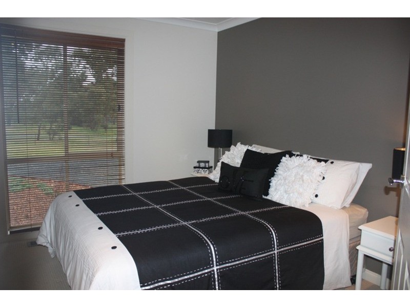 85 Nichol Street, Sunbury VIC 3429