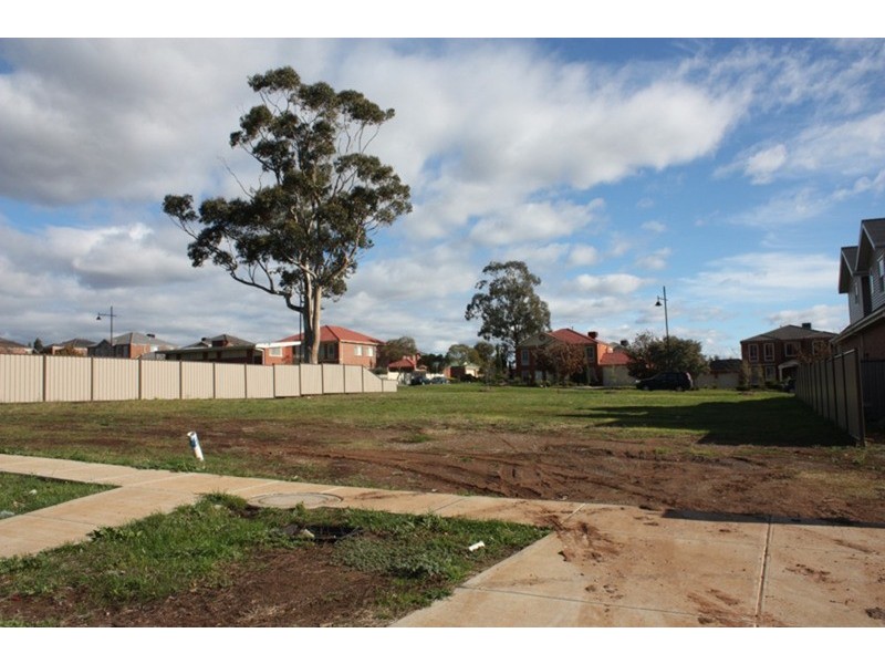 43 The Avenue, Sunbury VIC 3429