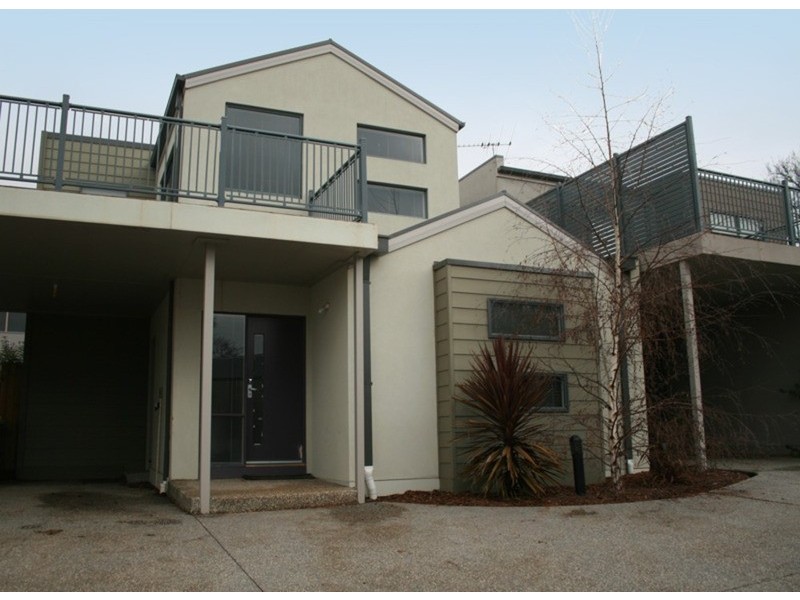 7/1 – 5 Rodney Street, Gisborne VIC 3437