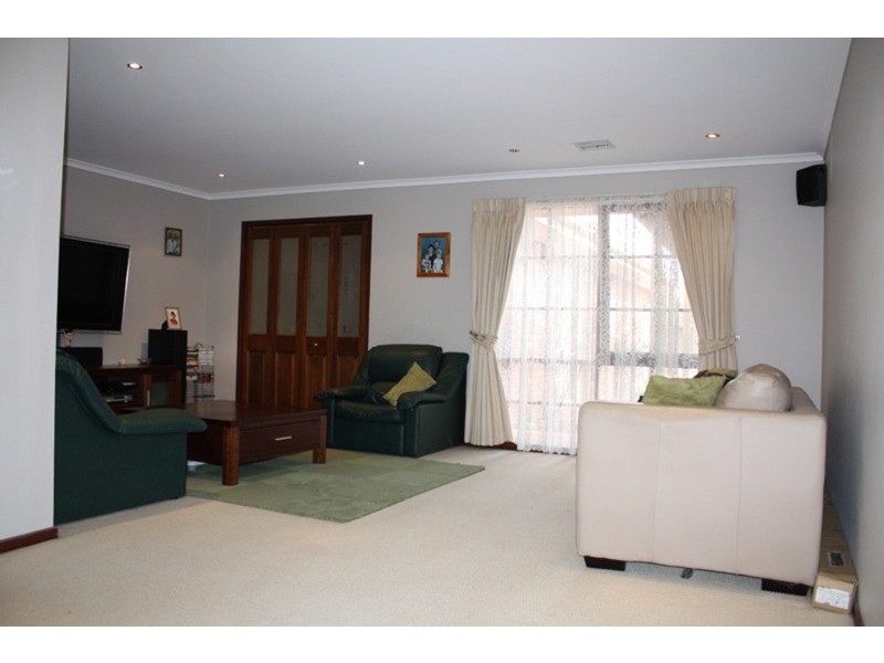 10 Chifley Court, Sunbury VIC 3429