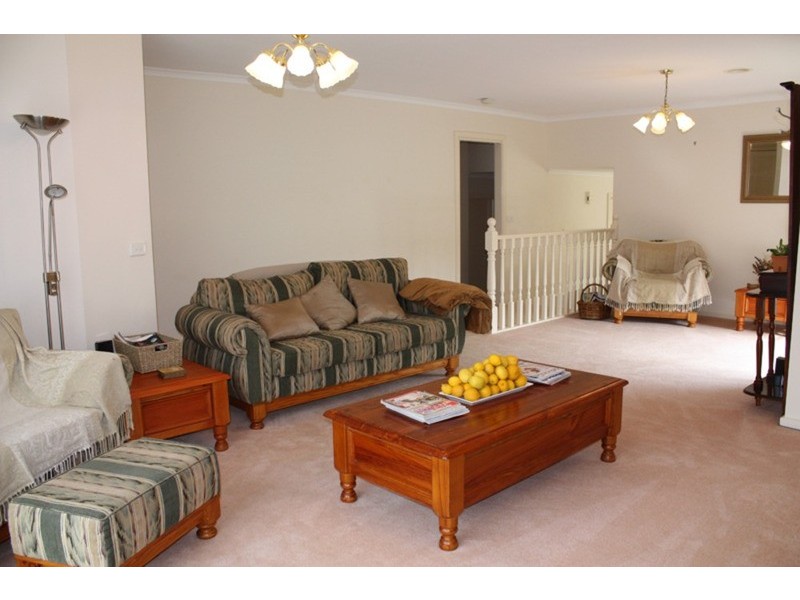 13 Bundanoon Avenue, Sunbury VIC 3429