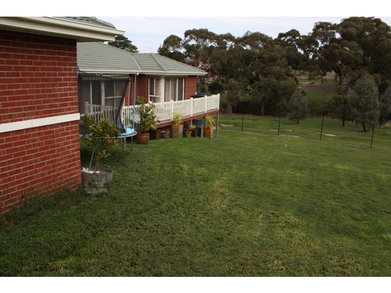 13 Bundanoon Avenue, Sunbury VIC 3429
