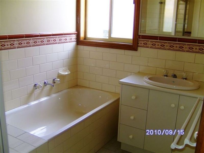 63 Thornton Avenue, Sunbury VIC 3429