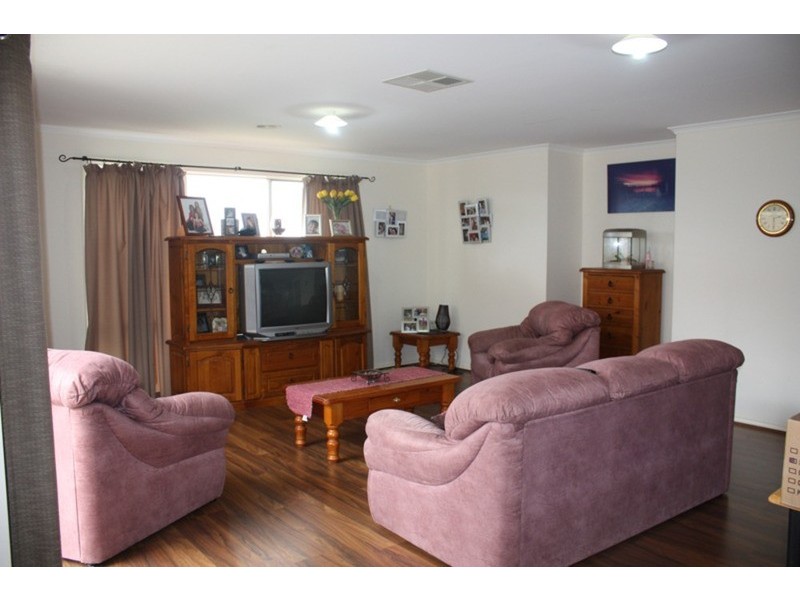 12 Isabella Street, Sunbury VIC 3429