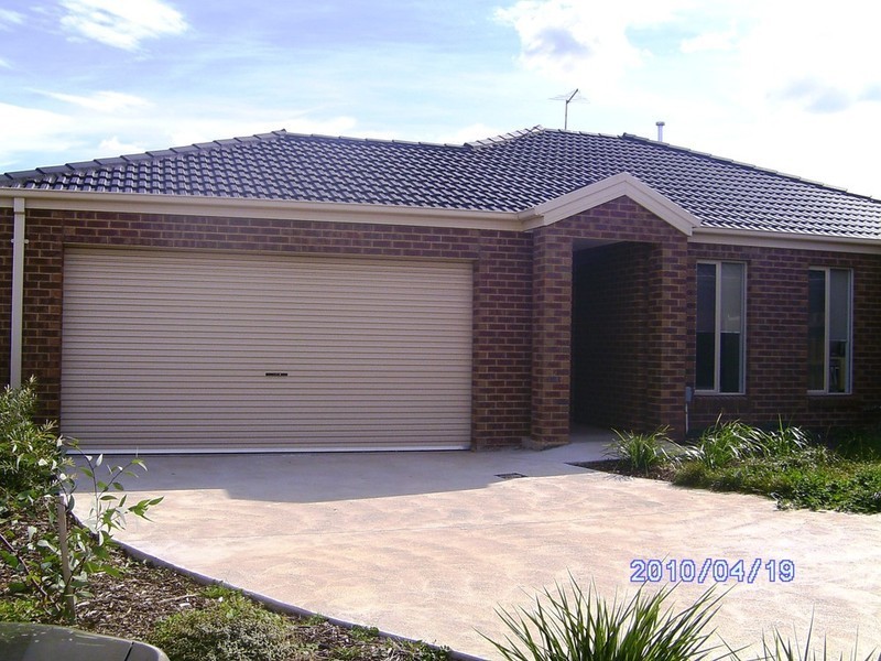 1/18 Lalor Crescent, Sunbury VIC 3429