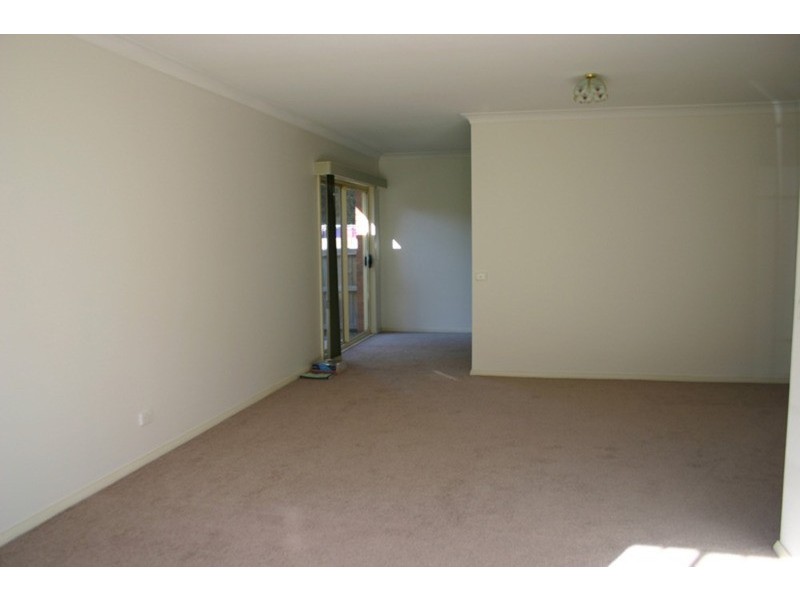 3/3-5 Anderson Road, Sunbury VIC 3429