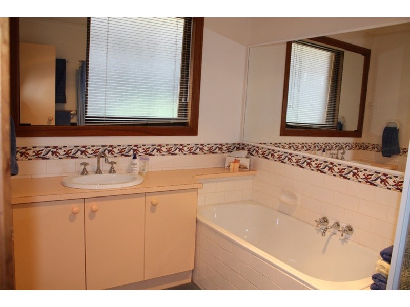 18 Abelia Court, Sunbury VIC 3429