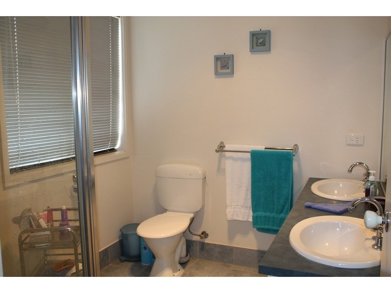 68 Cover Drive, Sunbury VIC 3429