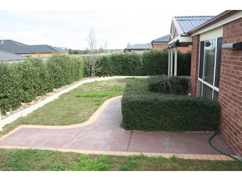 68 Cover Drive, Sunbury VIC 3429