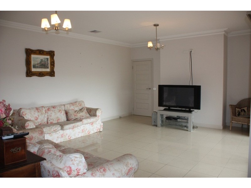 16 Duncraig Grove, Sunbury VIC 3429