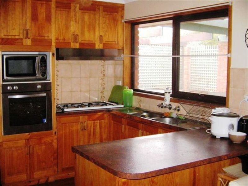 6 Ganton Court, Sunbury VIC 3429