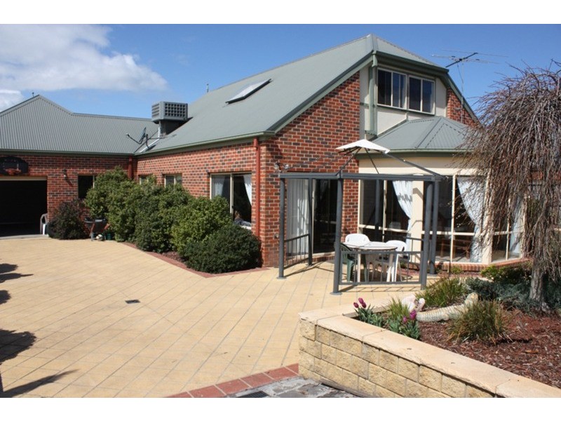 7 Kerrisdale Place, Sunbury VIC 3429