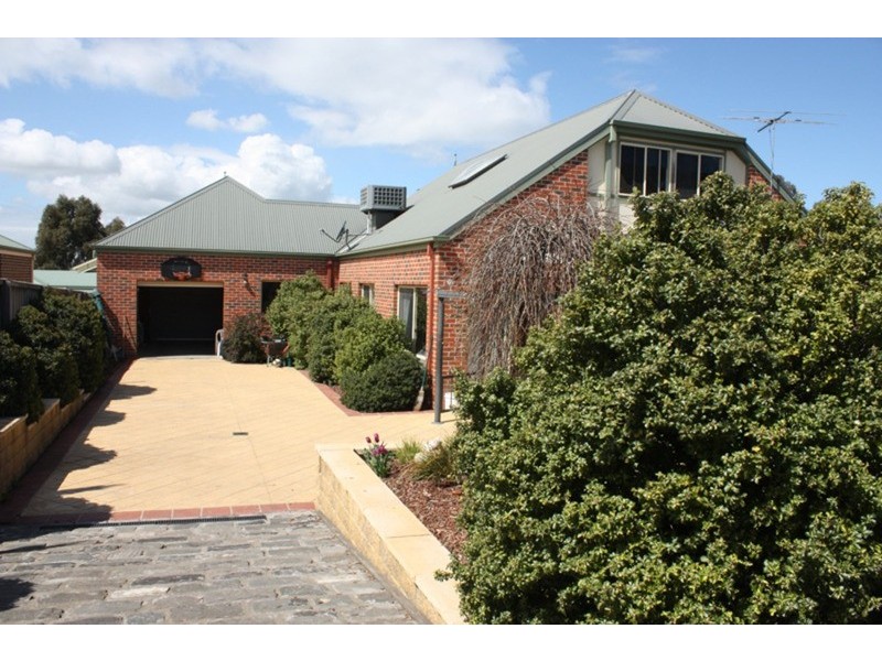 7 Kerrisdale Place, Sunbury VIC 3429