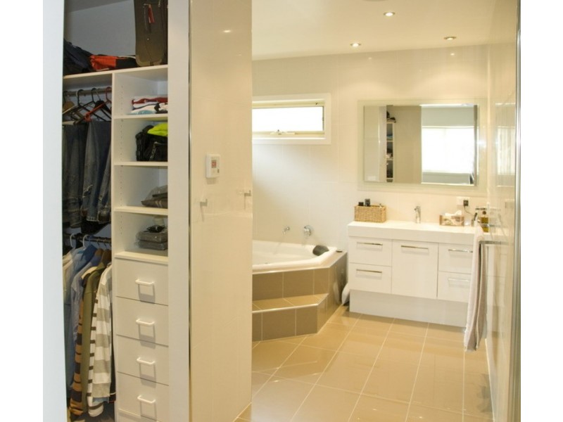 2/26 Stephen Street, Gisborne VIC 3437