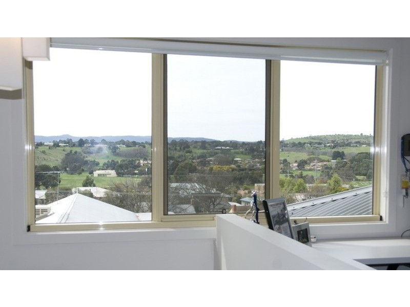 2/26 Stephen Street, Gisborne VIC 3437