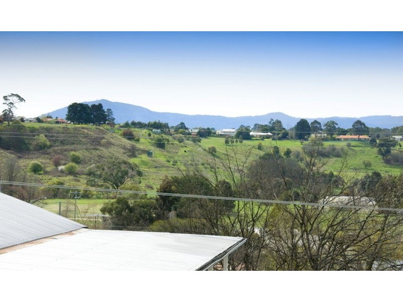 2/26 Stephen Street, Gisborne VIC 3437