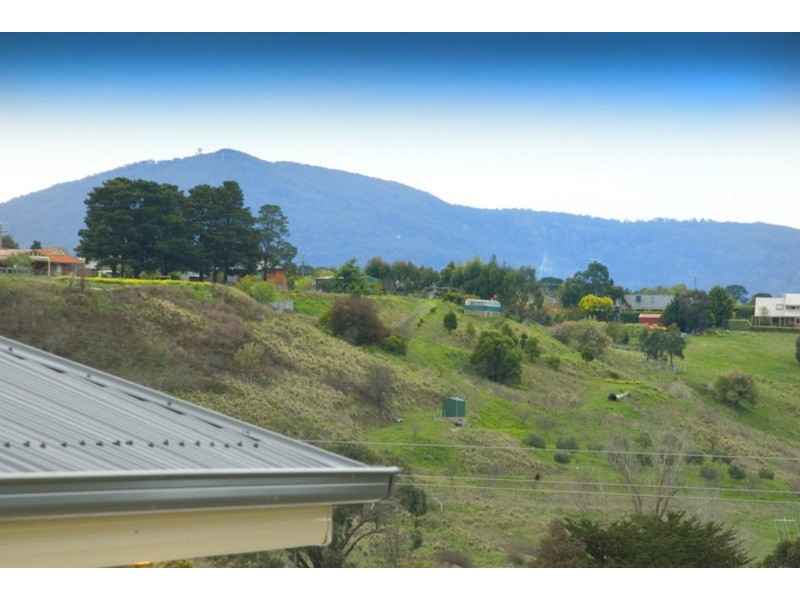 2/26 Stephen Street, Gisborne VIC 3437