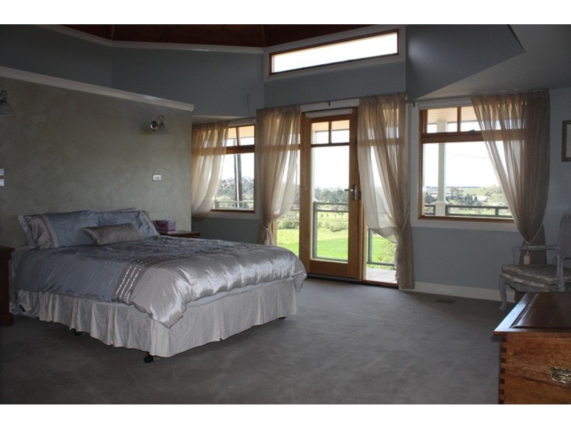 9 John Street, Sunbury VIC 3429