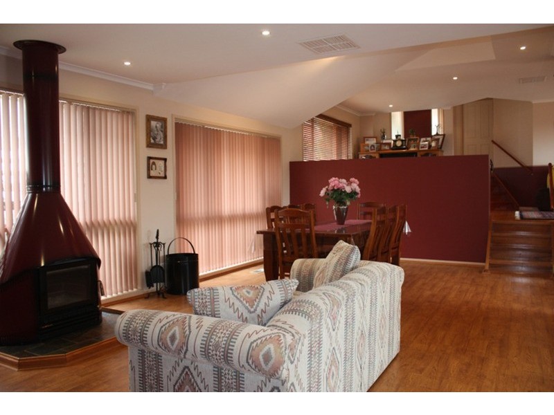 21 Dyson Drive, Sunbury VIC 3429