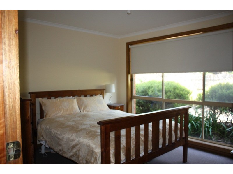 1/16 Horne Street, Sunbury VIC 3429