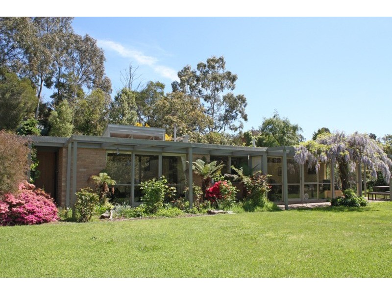 2 The Trump Close, Sunbury VIC 3429