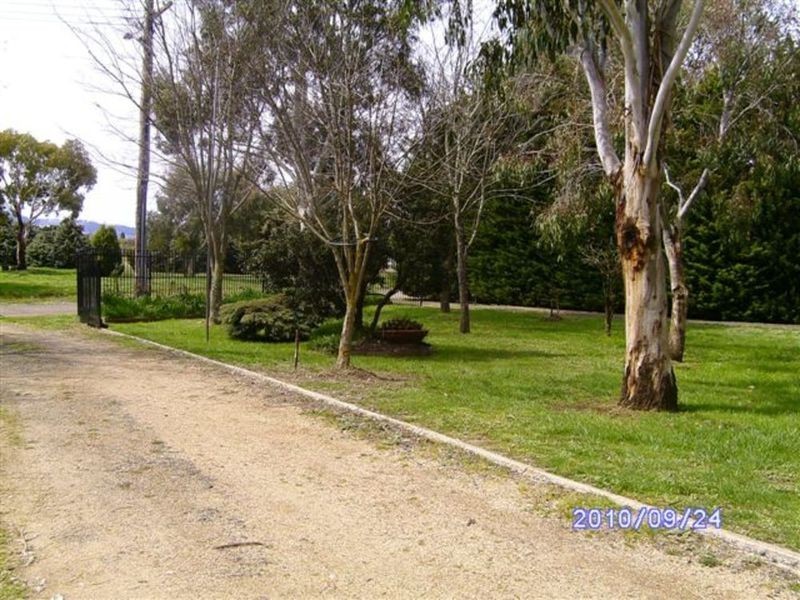 16 Louise Lane, Lancefield VIC 3435