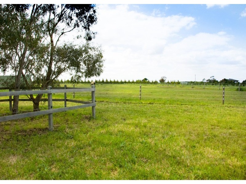 95 Green Street, Bulla VIC 3428