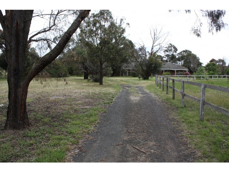 320 Gap Road, Sunbury VIC 3429